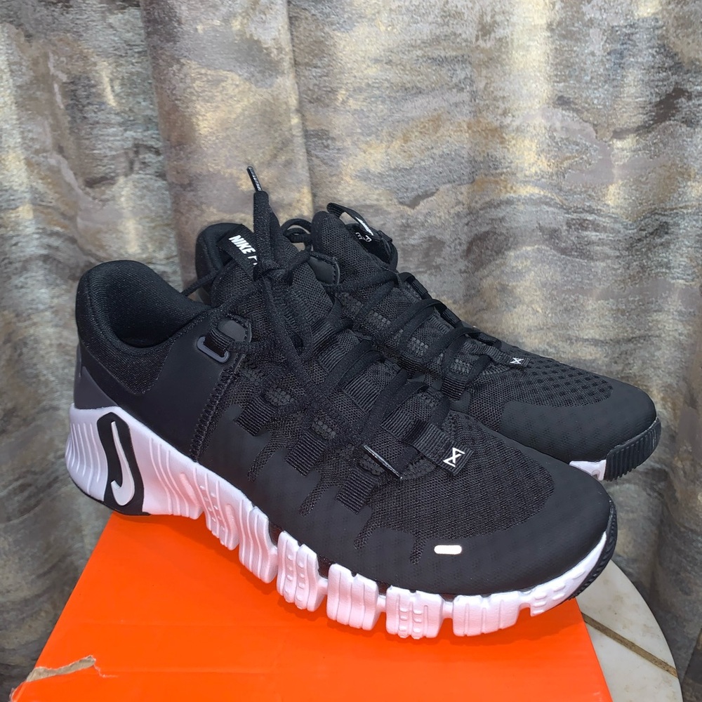 Nike Women's Free Metcon 6 Training Shoes Size 9